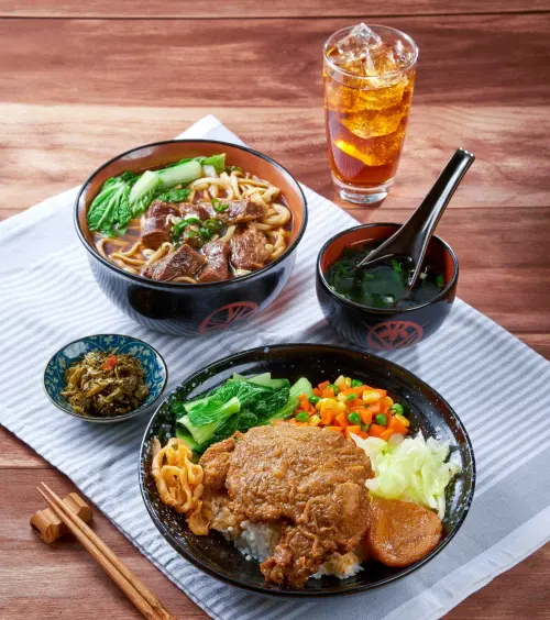▲三商巧福「原汁牛肉麵、紅燒排骨飯」109元優惠開吃。（圖／三商餐飲提供）