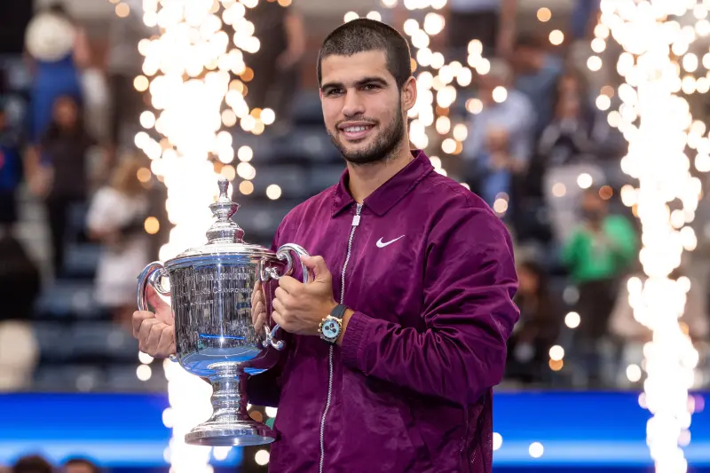 ▲西班牙好手艾卡拉茲在2025年美網決賽擊敗辛納，年僅22歲就已經收下第6座大滿貫冠軍，喬科維奇生涯24冠紀錄恐不保。（圖／路透／達志影像）