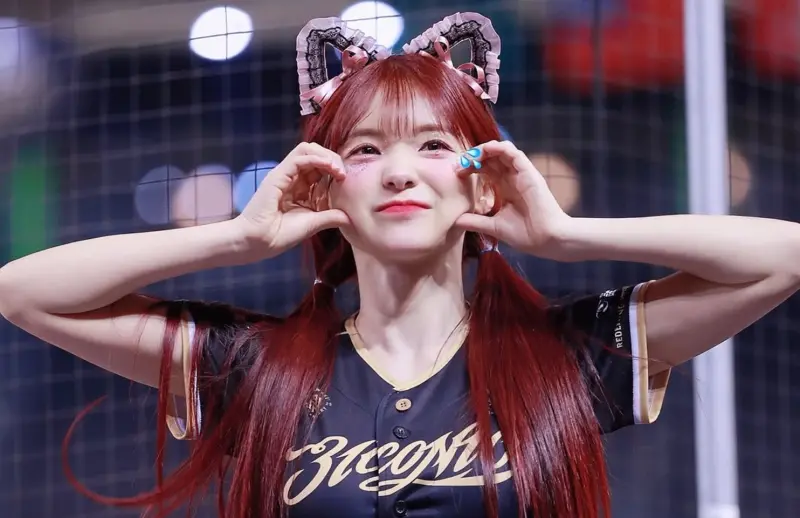 ▲蝦皮小編昨（2）日在Threads曬出詢問老闆能否邀李多慧代言雙11檔期，隨後蝦小編成功召喚女神留言，老闆也霸氣同意，不少粉絲都期待蝦皮跟李多慧的合作。（圖／李多慧IG@le_dahye）