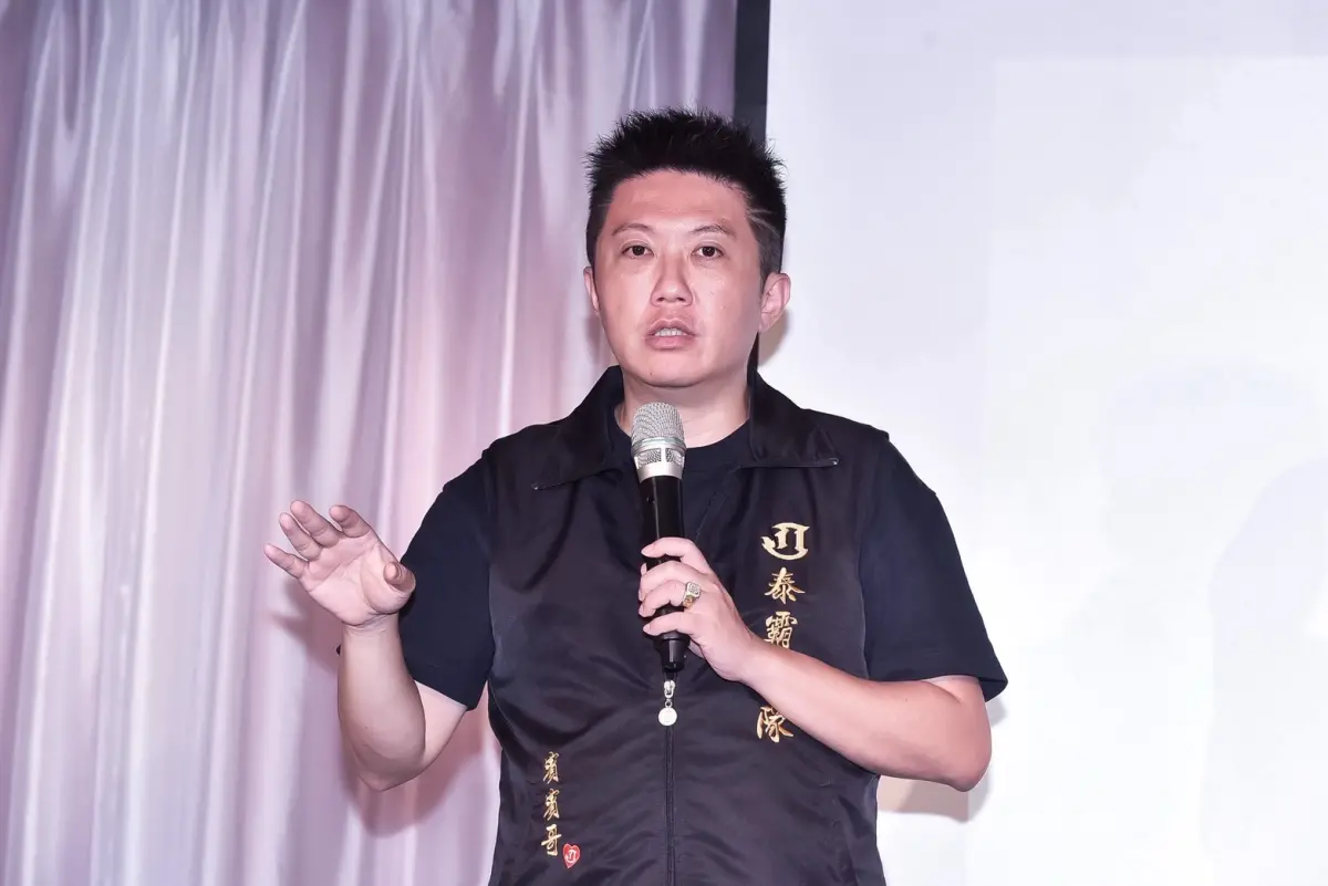 賓賓哥才昏倒送醫！曝肝膽出狀況爆瘦4公斤 3天打一次點滴