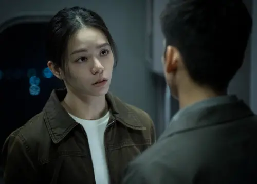 ▲宋芸樺（左）在《96分鐘》有催人落淚的表現，該片在網路上成為觀眾討論的焦點之一，賣座可望再往上衝。（圖／華影國際提供）