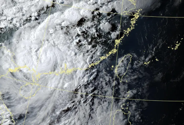 ▲塔巴颱風已經登陸中國，預估週二會降級為熱帶性低氣壓，台灣則是在週三後天氣轉好，午後雷雨逐漸趨緩。（圖／中央氣象署cwa.gov.tw）