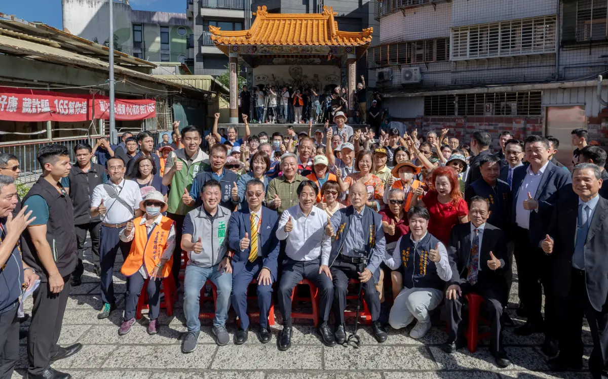 ▲《聯合報》報導稱後方媒體區「居高臨下」看總統，有心人士混入維安恐亮紅燈，對此府方反駁需核實媒體身份，一般民眾無法進入，更遑論「有心人士混入」。（圖／總統府提供）