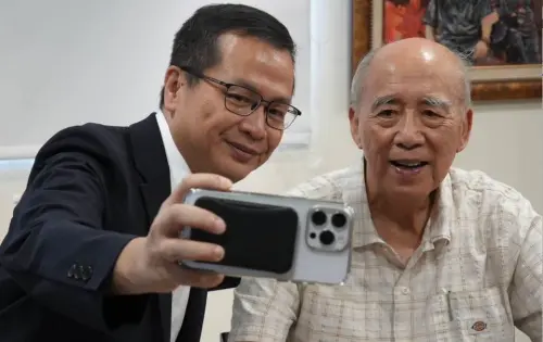 和郝龍斌打對台！羅智強拜訪吳伯雄　喊「只有一個太陽才能贏」
