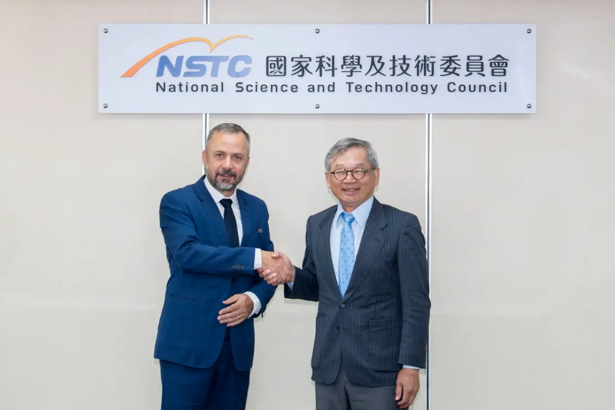 ▲國科會主委吳誠文(右)與捷克科研創新部長Marek Ženíšek(左)一致肯定臺捷在半導體領域的重要合作計畫執行成效，期許未來在科技領域的合作持續深化，擴大科研與產業合作，共創雙贏局面。（圖／國科會）