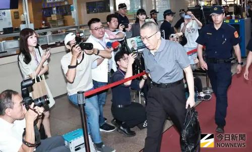 柯文哲被點名選高雄市長！要滿足「2條件」　即使當選也恐遭停職
