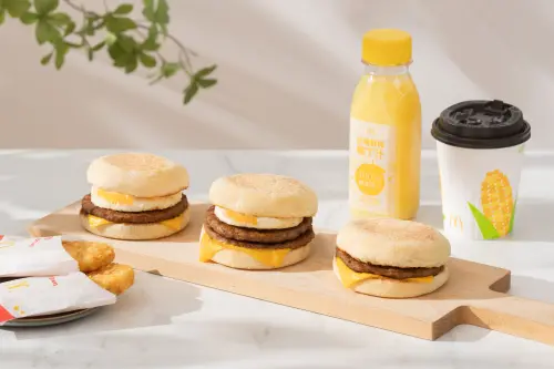 ▲麥當勞發起早睡吃早餐，費玉清《晚安曲》歌唱比賽。（圖／麥當勞提供）