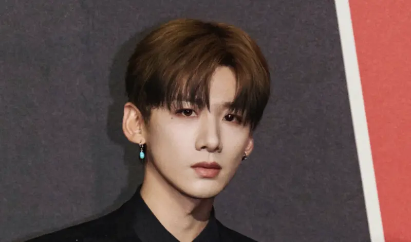 ▲《難哄》白敬亭（如圖）和宋軼疑似情變，宋軼和丞磊合作《與晉長安》飄曖昧，互看眼神非常有愛，這也是她難得願意為戲炒CP。（圖／翻攝自微博@白敬亭工作室）