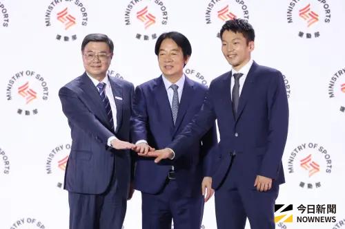▲總統賴清德（中）與行政院長卓榮泰（左）出席運動部揭牌典禮，見證李洋（右）接任首任部長，象徵台灣體育發展進入全新階段。（圖／記者陳明安攝）