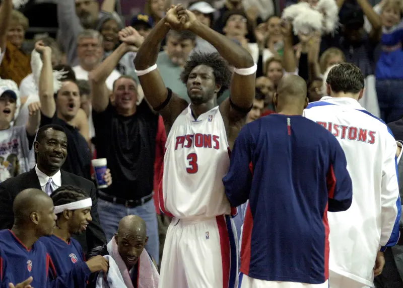 ▲9月10日體壇中知名的壽星，前效力底特律活塞的前鋒的華勒斯（Ben Wallace）今天將度過他51歲生日，這位於20世紀初在活塞與漢米爾頓（Richard Hamilton）普林斯（Tayshaun Prince）等一眾球員組成的強悍防守組合，被譽為第2代的壞孩子軍團。（圖／美廉社／達志影像）