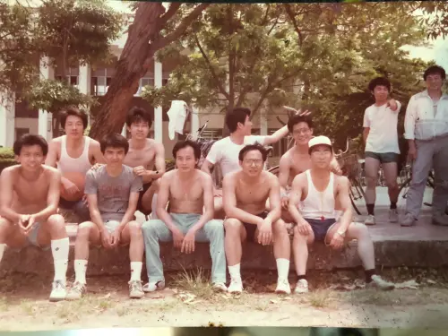 ▲賴清德在高中、大學時曾經是「籃球隊前鋒」。（圖／翻攝自網路）