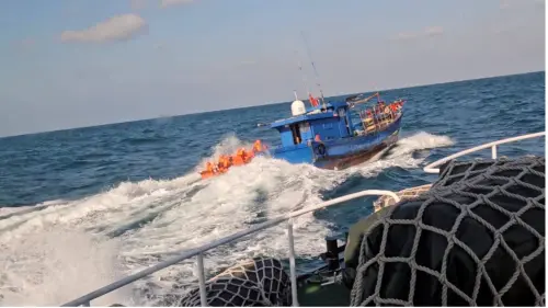Taiwan’s Coast Guard conducted a boarding and inspection operation on a mainland Chinese vessel that entered restricted waters near Kinmen. (The Coast Guard Administration)