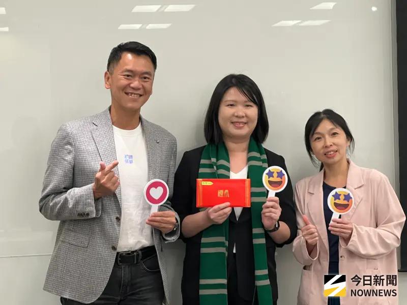 ▲台北富邦銀行「數發科專門診療室」團隊,以AI工具解決新進員工體檢報告非結構化的掃描文件問題,獲「Copilot Studio 黑客松」評審團肯定。(圖/記者顏真真攝)