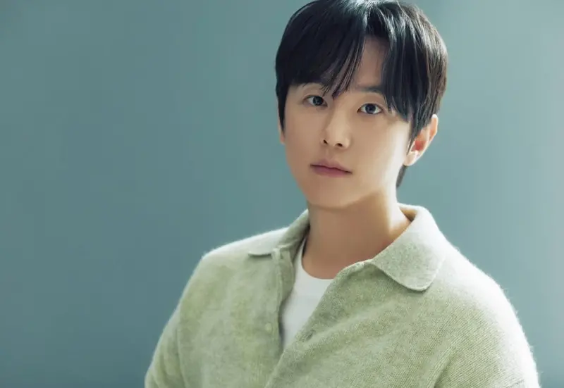 ▲權律（如圖）今年5月低調迎娶圈外人妻子，對妻子隱私保密到家，不料今（9）日卻突然爆出妻子是女星黃承言親妹妹，長相還激似劉亦菲。（圖／權律IG@kwonyul_official）