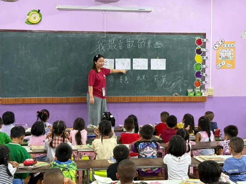 ▲2025年七月暑假間，閆信心跟隨嶺東科大海外志工團返回泰北進行教育服務。（圖／嶺東科大提供）