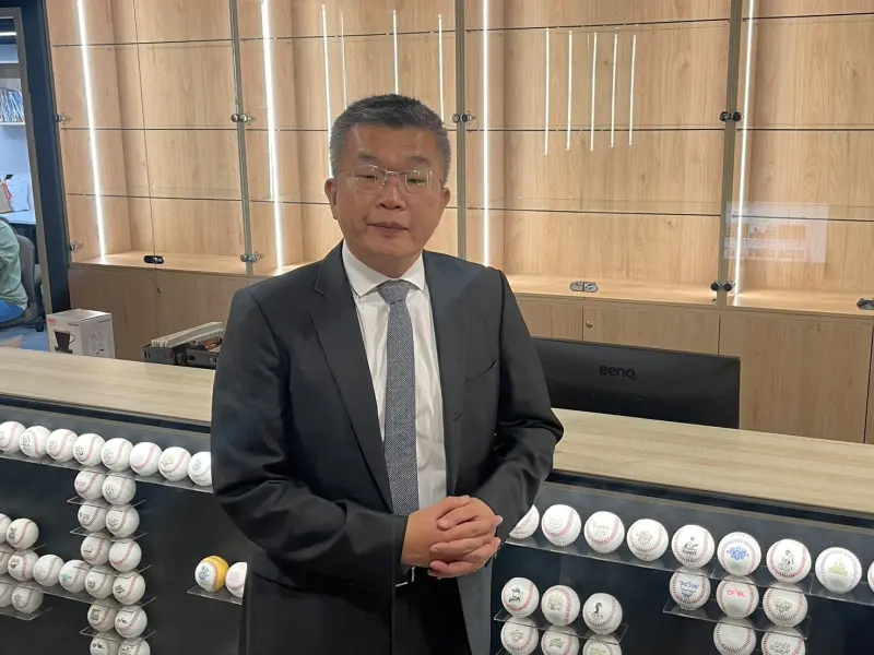 ▲中職會長蔡其昌前段時間訪日，關心旅日的台灣選手，也帶回古林睿煬傷勢恢復狀況良好，球速回到150公里的好消息。（圖／記者林子翔攝）