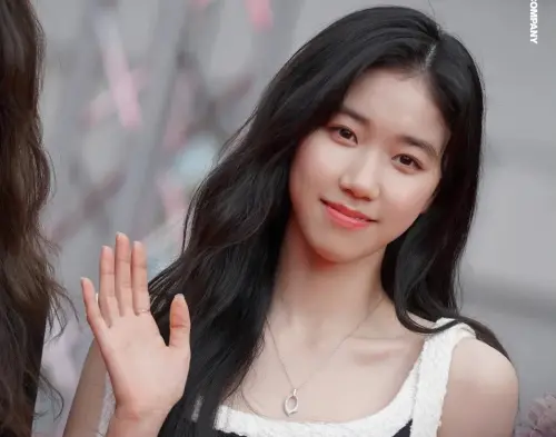 《屍速列車2》14歲天才少女長大了！考機車駕照載韓石圭外送超帥
