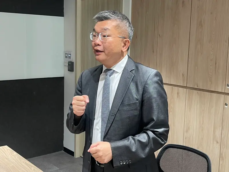 ▲中華棒球協會理事長辜仲諒日前已經宣布爭取連任WBSC副會長，中華職棒會長蔡其昌今（9）日受訪時，則表態全力支持。（圖／記者林子翔攝）