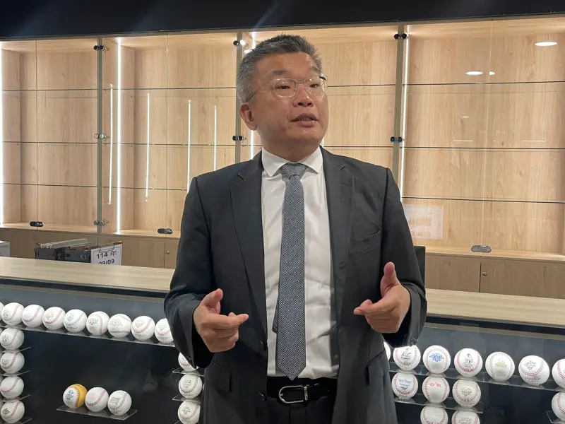 ▲蔡其昌今（9）日分享會面旅外球員會的細節，透露主要目的有3個，分別是詢問意願、確認健康狀態，以及最後的球團態度，至於外界關心的用球數限制，蔡其昌表示，「要先選定人選，才會有使用規則。」（圖／記者林子翔攝）