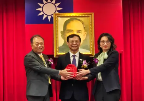 遭疑家世背景「官運像坐噴射機」！新任健保署長陳亮妤首回應
