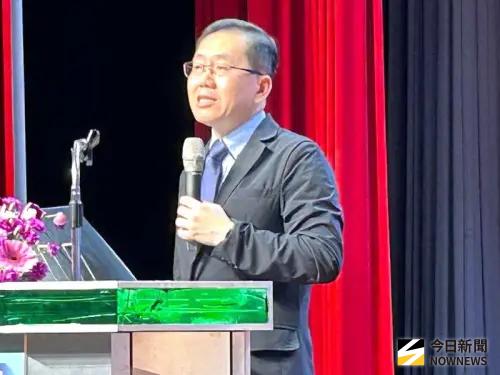 ▲經濟部產業園區管理局局長楊志清說明複合型災害應變演練的情形，以強化災害應變能力。(圖／記者黃守作攝)