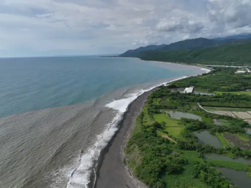 恆春海域泥沙混濁影響墾丁觀光　台電：非核三排水所能造成
