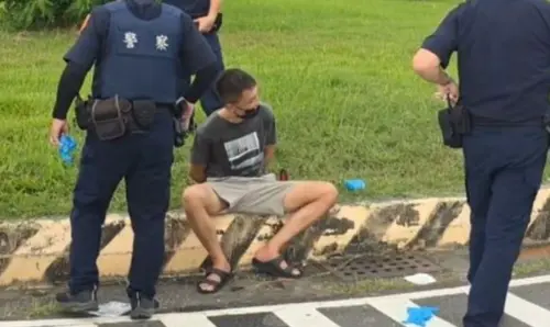 嘉義街頭警匪追逐連開12槍！男駕贓車衝撞、警遭玻璃割傷
