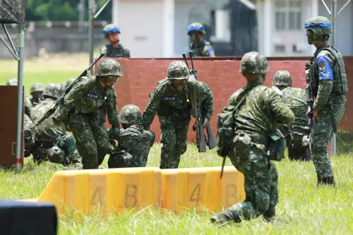 As the defense budget increases, maintaining a balanced ratio between combat capabilities and operational expenditures has become a challenge for the MND. (Military News Agency)