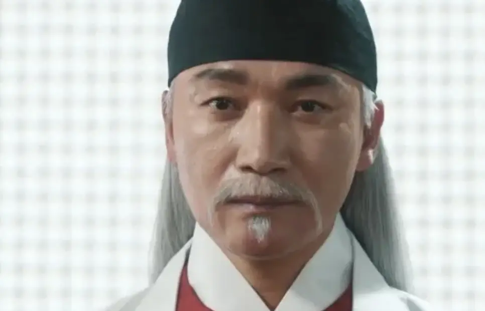 ▲韓劇《暴君的主廚》角色唐白龍（趙在允 飾）在劇中有許多中文台詞，播出後發音也被觀眾讚爆。一名中國配音員在社群爆料趙在允中文非常差，最後是由自己配音。（圖／翻攝自韓網）