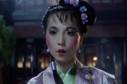 ▲苑瓊丹在《唐伯虎點秋香》裡扮演「石榴姐」的搞笑演出，讓台灣觀眾印象深刻。（圖／摘自IMDb）