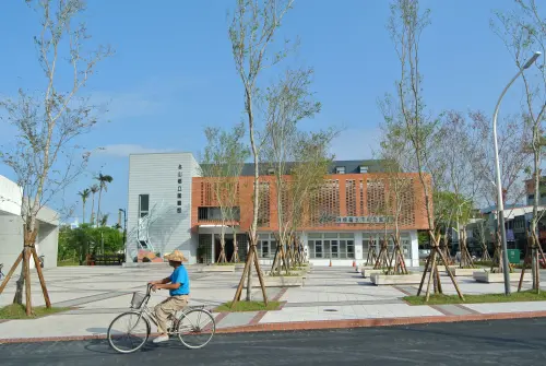 冬山鄉圖書館十周年紀念！展「三雙藏鞋」見證擦鞋攤到全民品牌
