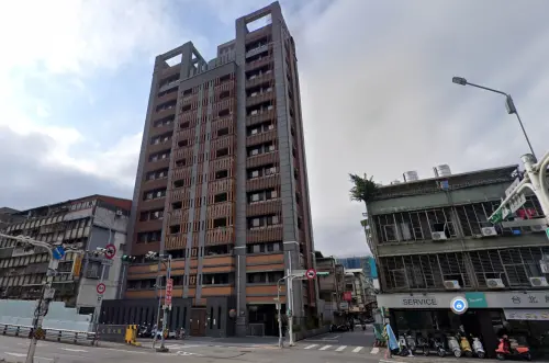 中刀又中毒！ 醋女氣同居男友偷找前女友　大鬧送命
