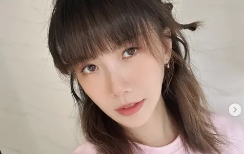 大牙才離婚2個月！突公開小腹隆起照　發長文抱怨：惱人又不舒服
