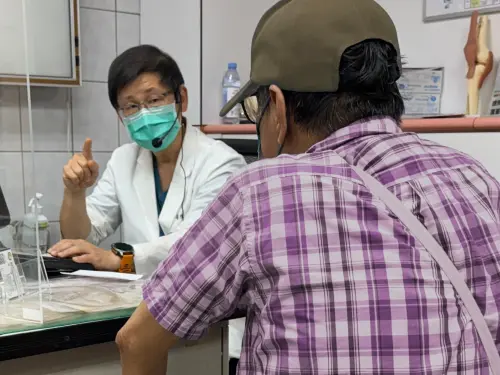 ▲李偉裕衛教左手香（圖／大甲李綜合醫院提供）