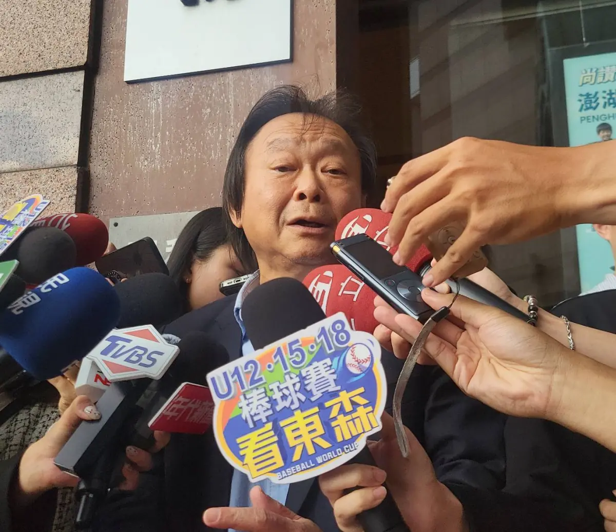 ▲王世堅表示，「倚天劍、屠龍刀不輕易出鞘，但出鞘時就要見血，這是必然的」。（圖／記者陳佩君攝，2025.09.10）