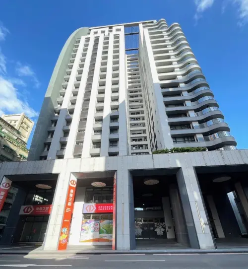 ▲萬華區的「台北晶麒」因總價親民、屋齡新、生活機能完整等優勢，成為近一年台北交易最熱的社區。（圖／永慶房屋提供）