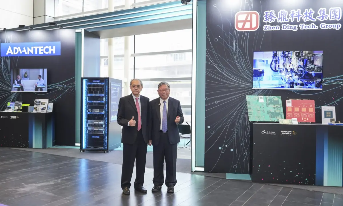 ▲研華與PCB大廠臻鼎科技共同參展SEMICON Taiwan 2025，雙方合作推動AI智慧製造與綠色數位轉型。（圖╱研華提供）