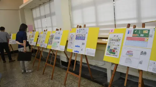 ▲專業評審對學生作品進行公正評分。（圖／光華國中提供）