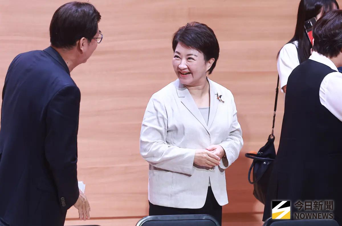 ▲Lulu（黃路梓茵）、陳漢典宣布結婚，台中市長盧秀燕也獻上祝福。（圖／記者葉政勳攝）