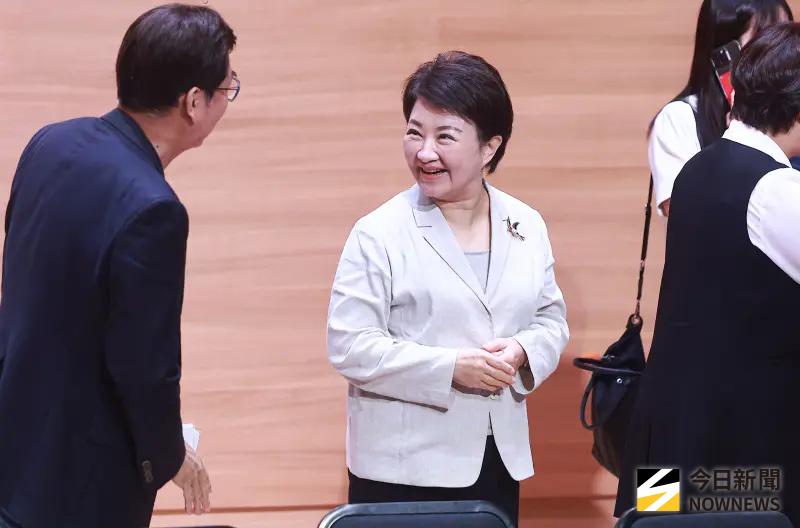 ▲Lulu（黃路梓茵）、陳漢典宣布結婚，台中市長盧秀燕也獻上祝福。（圖／記者葉政勳攝）