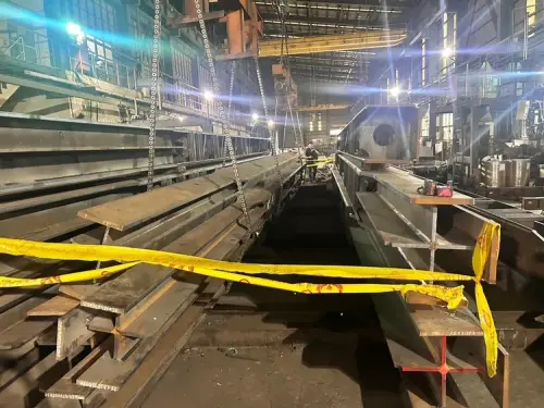 快訊／高雄岡山傳工安意外！女員工高處摔落　遭10噸鋼筋重壓亡
