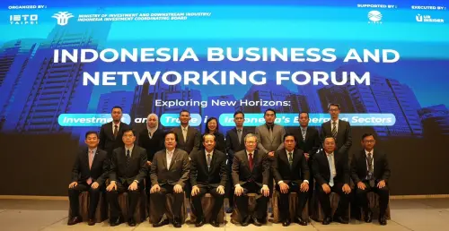 ▲中國信託銀行深耕印尼，駐台北印尼經濟貿易代表處代表Mr.Arif Sulistiyo（前排左四）及中國信託銀行印尼子行董事長詹庭禎（前排右四）出席「2025印尼商業論壇暨洽談交流會」，促進軀灣與友好國家之間經貿交流與合作。（圖／主辦單位提供）