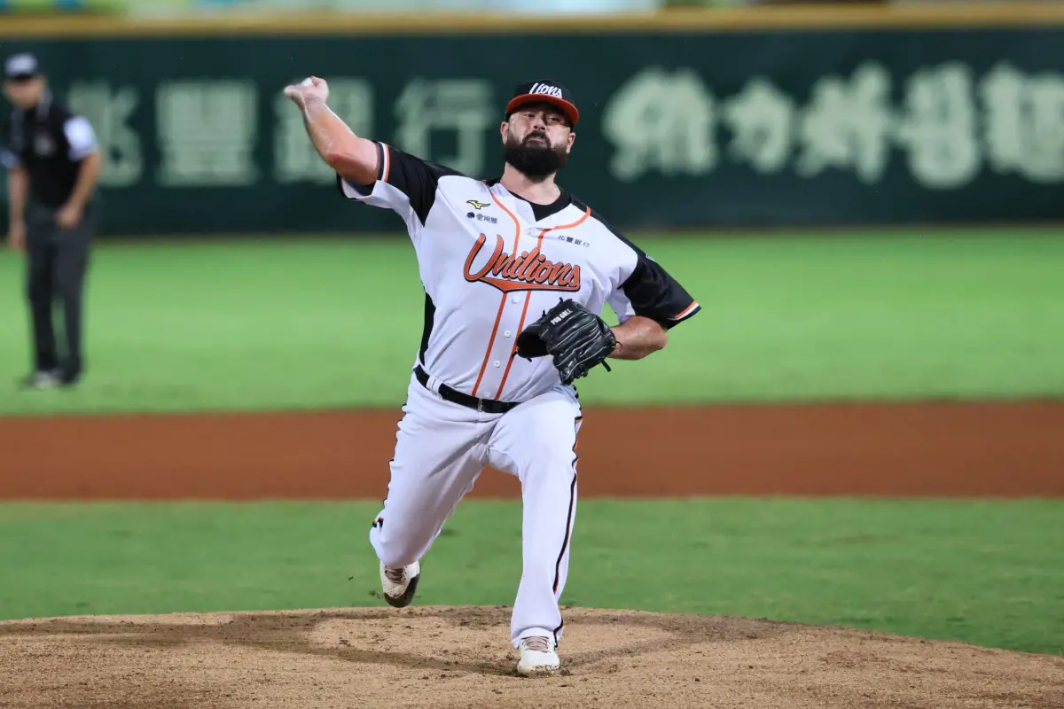 中職／獅帝芬初登板被「好球帶」惹毛！原地傻眼 樂天阿公也不爽