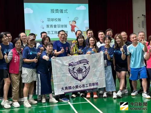 ▲運彩公會共捐出13箱、近5,000顆練習及比賽用球，同時支持校隊、家委會與志工隊，（圖／記者金武鳳攝，2025.9.10）