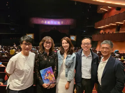 聖揚機構組200人應援團 挺明華園登國家歌劇院演出
