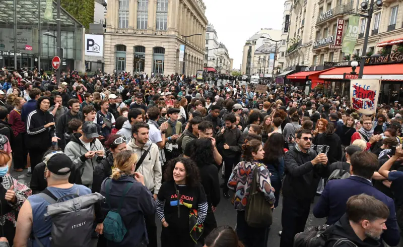 ▲法國當地時間9日，全國多地爆發「封鎖一切」（Block Everything，法文：Bloquons tout）示威抗議。（圖／美聯社／達志影像）