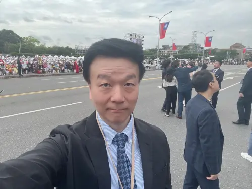 于北辰遭傳「去中國揮五星旗」？照片1細節露餡　恐被P圖
