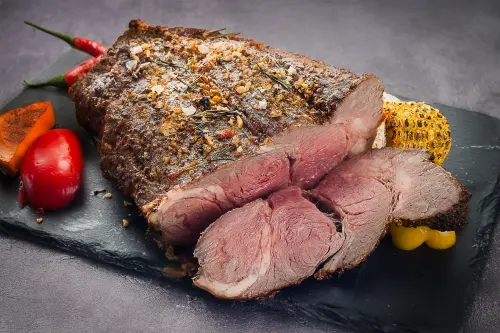 ▲長榮鳳凰酒店（礁溪）宣布早午餐推出全新版「周日限定奢華早午餐」，菜色包含爐烤和牛牛排。（圖／長榮鳳凰酒店提供）