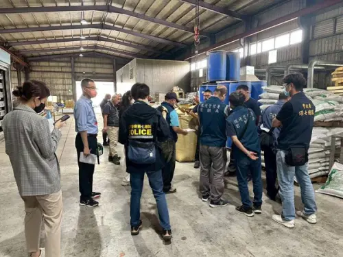 ▲檢警上門查緝。（圖／翻攝畫面）