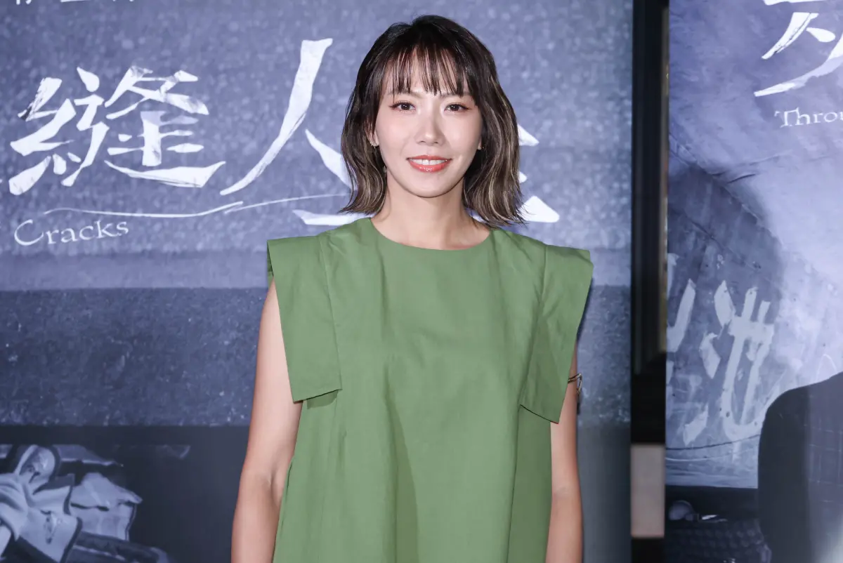 ▲大牙（如圖）今（11）日出席公視台語台《夾縫人生》時，提及最近曾莞婷帶她一起去拜七仙女廟，想求得好姻緣和事業順利，她在現場看到廟方有貼連晨翔照片，才知道去年連晨翔也有去。（圖／記者朱永強攝影）